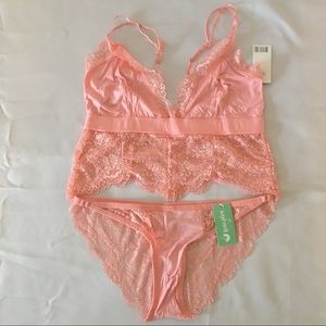 Honeydew lace camilette and panty